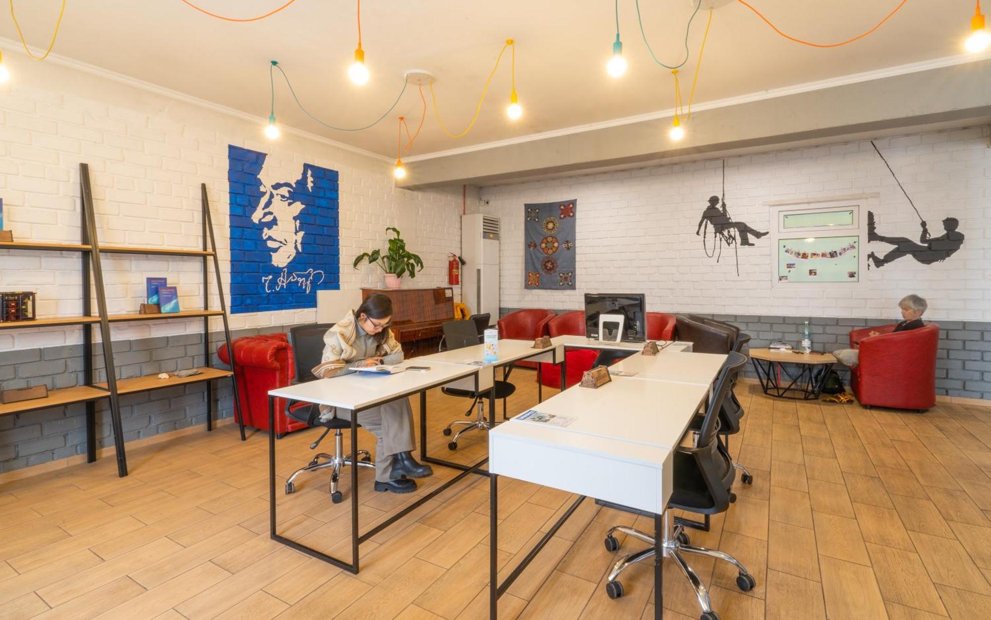 Ololofreelander Hostel&Coworking Bişkek Dış mekan fotoğraf