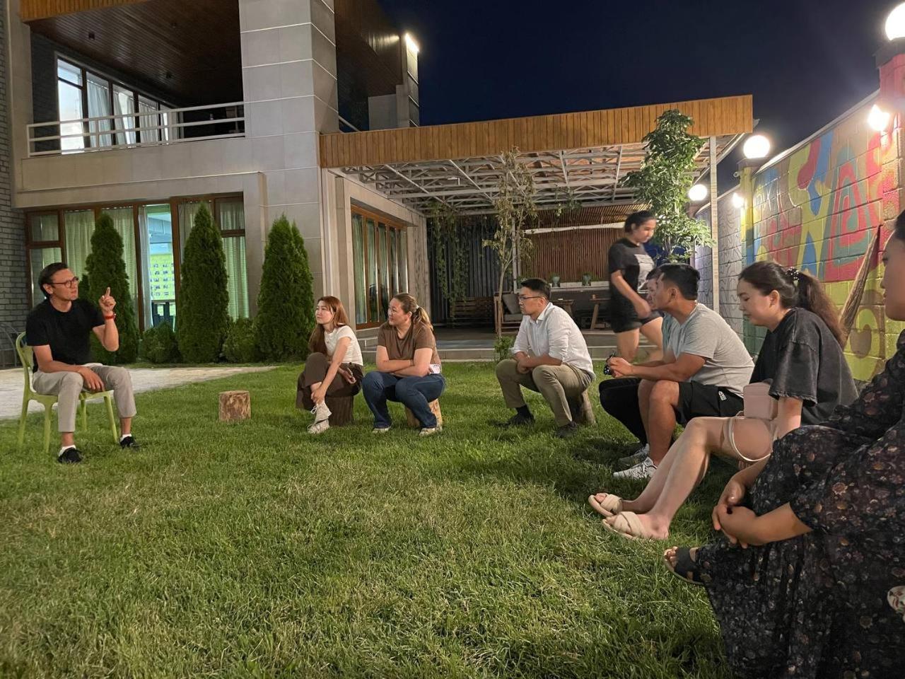 Ololofreelander Hostel&Coworking Bişkek Dış mekan fotoğraf